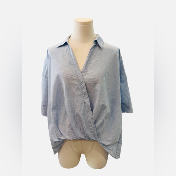 Women's Light Blue Collared Top - Picture 2 of 4